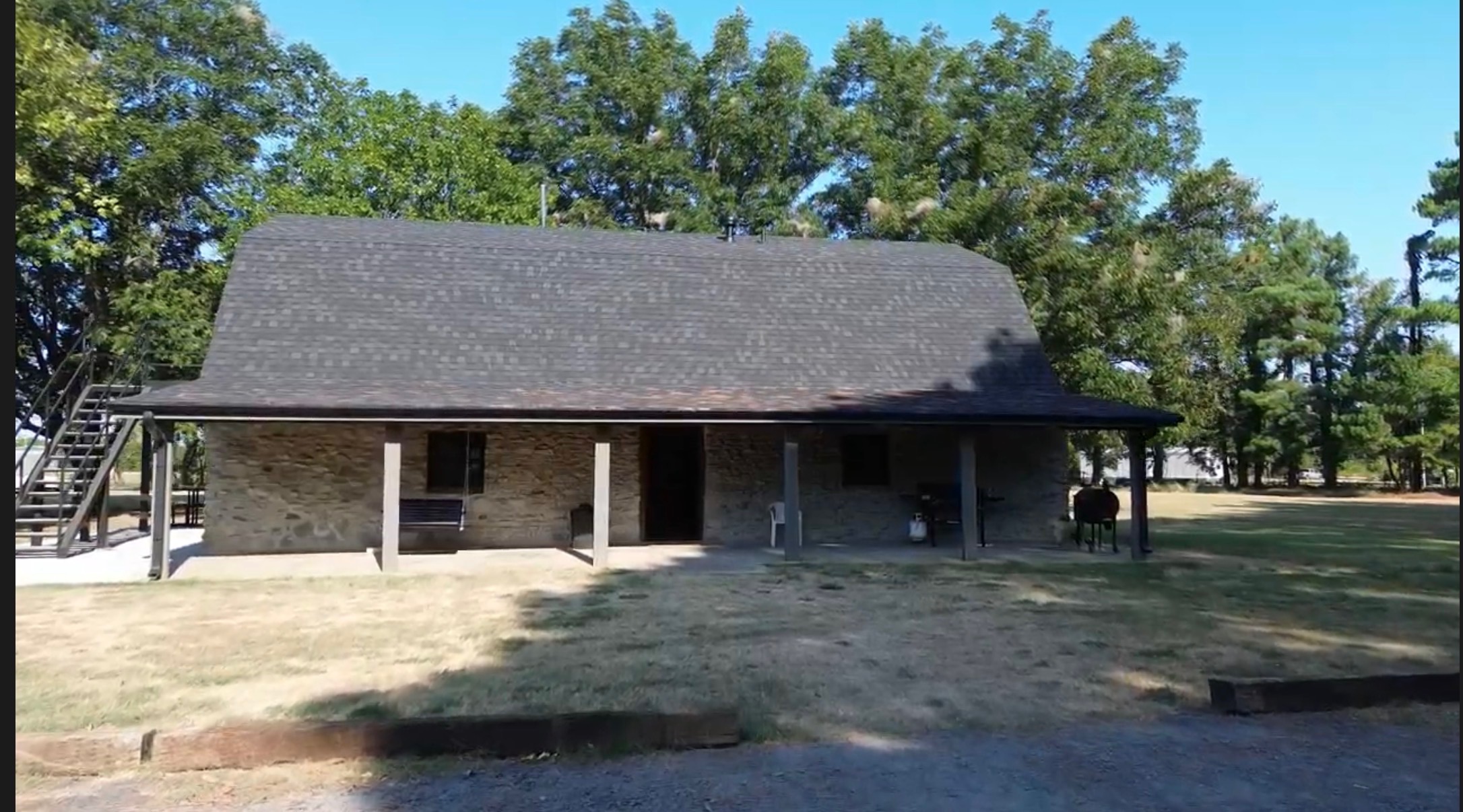 Harry Beaver Fishing Lodge exterior